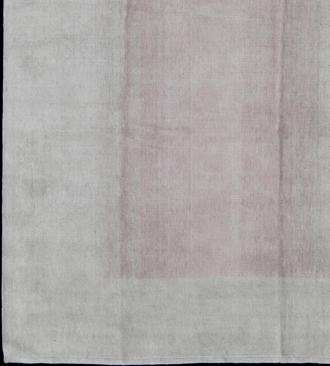 Nepalese Modern Rug in Pink and White Blended Tibetan Modern Rug, rug 19 - 0830, country of origin / type: Nepal / Modern This rug from Nepal features a subtle blending of pink and white tones. Measures: 7'9 x 12'3 - Keivan Woven Arts19 - 0830 - 11713Rug