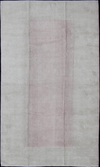 Nepalese Modern Rug in Pink and White Blended Tibetan Modern Rug, rug 19 - 0830, country of origin / type: Nepal / Modern This rug from Nepal features a subtle blending of pink and white tones. Measures: 7'9 x 12'3 - Keivan Woven Arts19 - 0830 - 11713Rug
