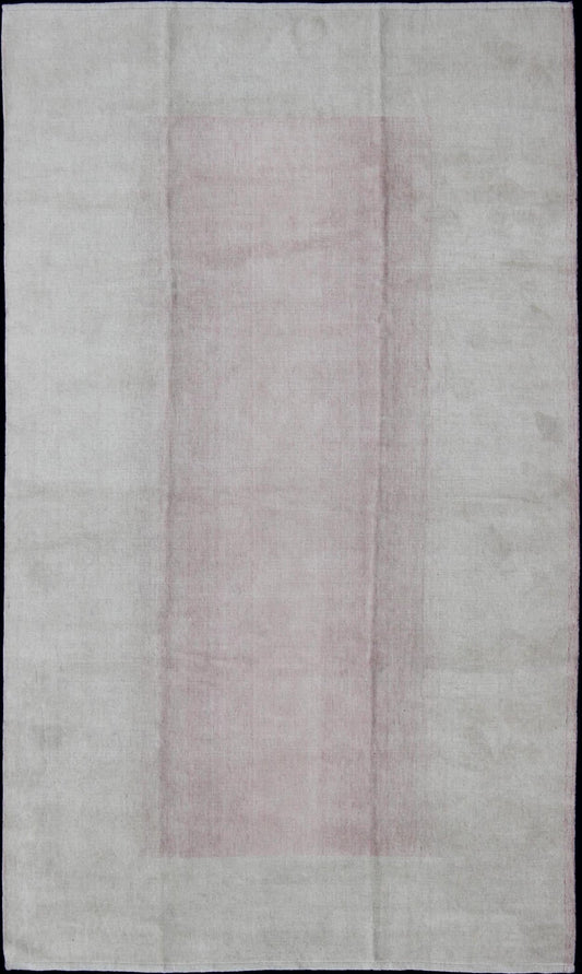 Nepalese Modern Rug in Pink and White Blended Tibetan Modern Rug, rug 19 - 0830, country of origin / type: Nepal / Modern This rug from Nepal features a subtle blending of pink and white tones. Measures: 7'9 x 12'3 - Keivan Woven Arts19 - 0830 - 11713Rug