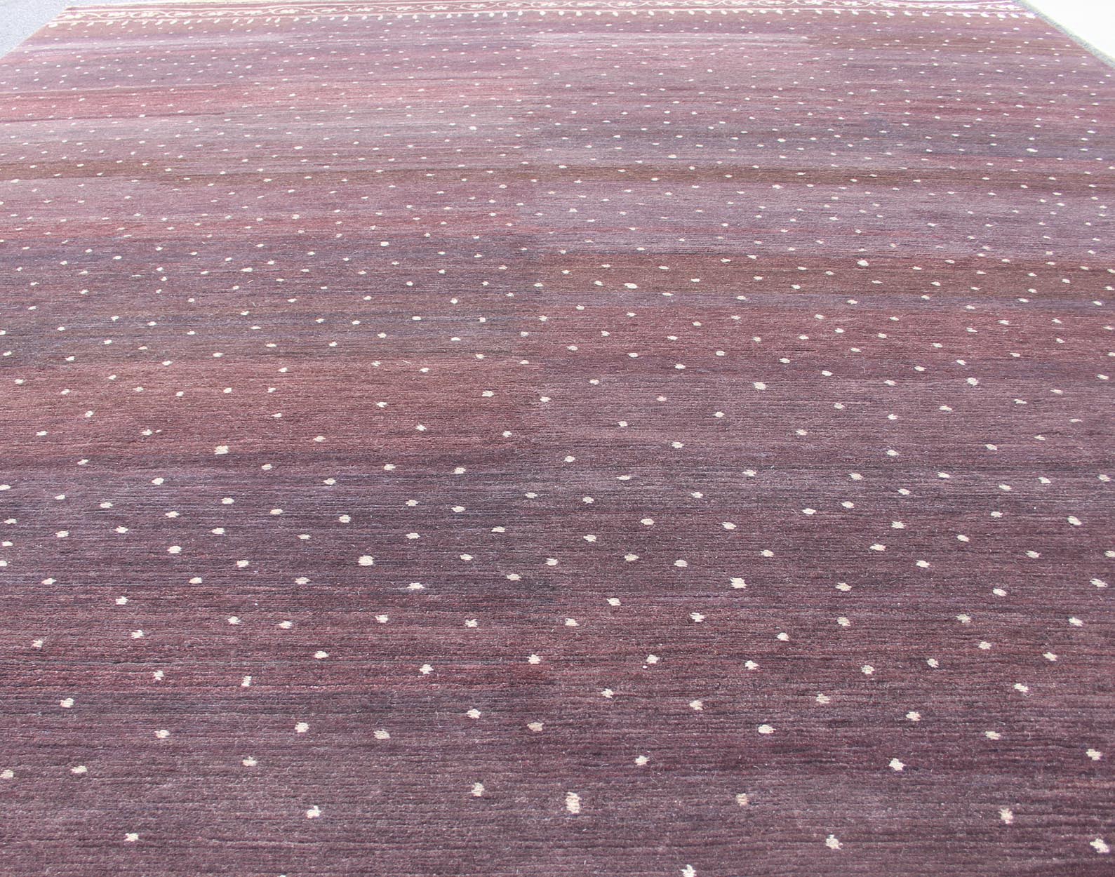 Original Nepalese/Tibetan Silk & Wool Rug With Modern Design Original Nepalese Modern Tibetan rug, rug 19 - 0831, country of origin / type: Nepal / Modern This very fine rug from Nepal was woven with wool and silk and features a modern design... - Keivan Woven Arts19 - 0831 - 11669Rug