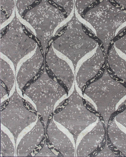 Keivan Woven arts Modern Nepalese Rug in Wool and Silk. Keivan Woven Arts Nepalese modern rug in shades of Dove gray, taupe, Black and ivory, rug/ 19 - 0835, country of origin / type: Nepal / Modern Measures: 4'1 x 6'. This Keivan Woven art... - Keivan Woven Arts19 - 0835 - 11681Rug