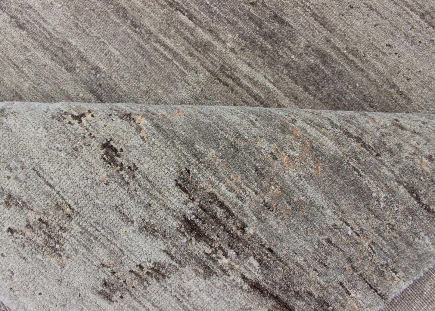 Finely Woven Wool and Silk Modern Rug from Nepal by Keivan Woven Arts Rug 19 - 0837, Keivan Woven Arts / country of origin / type: Nepal / Modern This Tibetan rug, made in Nepal was woven with wool and silk and features a modern design rendered in... - Keivan Woven Arts19 - 0837 - 11689Rug