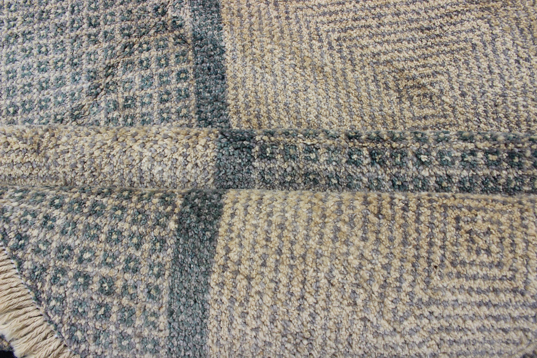 Large Gallery Rug in Modern Diamond Design in Blue - Green and Cream Keivan Woven Arts - Large Tribal Gallery rug with all - over Diamond design in cream and blue, gray Green, Keivan Woven Arts . rug 1912 - 284, country of origin / type: Afghan / Triba... - Keivan Woven Arts1912 - 284 - 12333Rug