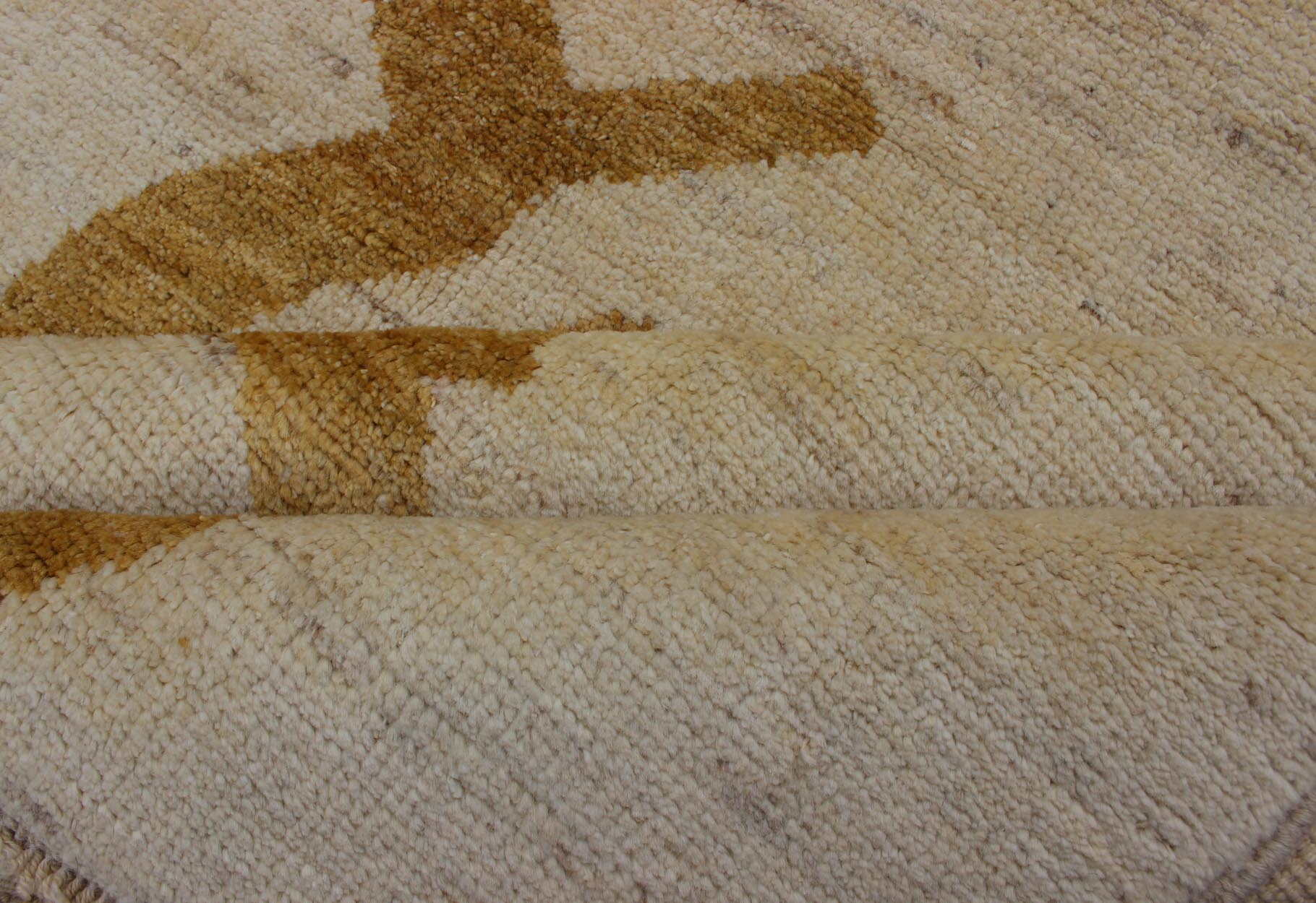 Modern Afghan Rug with Abstract Pattern. Fine modern rug rug with abstract design. Measures: 10' x 13'. This tribal Afghan rug with a modern design rendered in a abstract pattern, features a cream background and marigold color in the pattern. Th... - Keivan Woven Arts1912 - 286 - 12339Rug