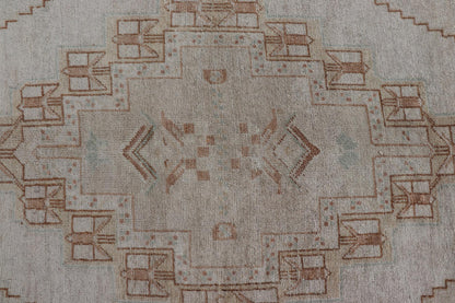 Taupe Background Turkish Vintage Oushak Rug with Tribal Medallion Design 
 
 
 
 Measures: 6'0 x 10'0 
 
 
 
 Taupe background Turkish vintage Oushak rug with tribal design. Keivan Woven Arts / rug TU-MTU-4877, country of origin / type: Turkey / Oushak...