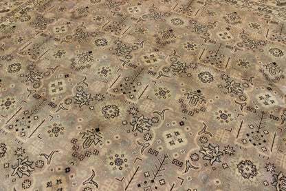 Vintage Persian Tabriz Rug with all over design in light colors, rug H-702-09, Persian semi antique Tabriz.
 
 This lovely Mid-Century semi antique Persian Tabriz carpet bears an all-over sub-geometric design paired with a softly muted palette. 
 
 Mea...
