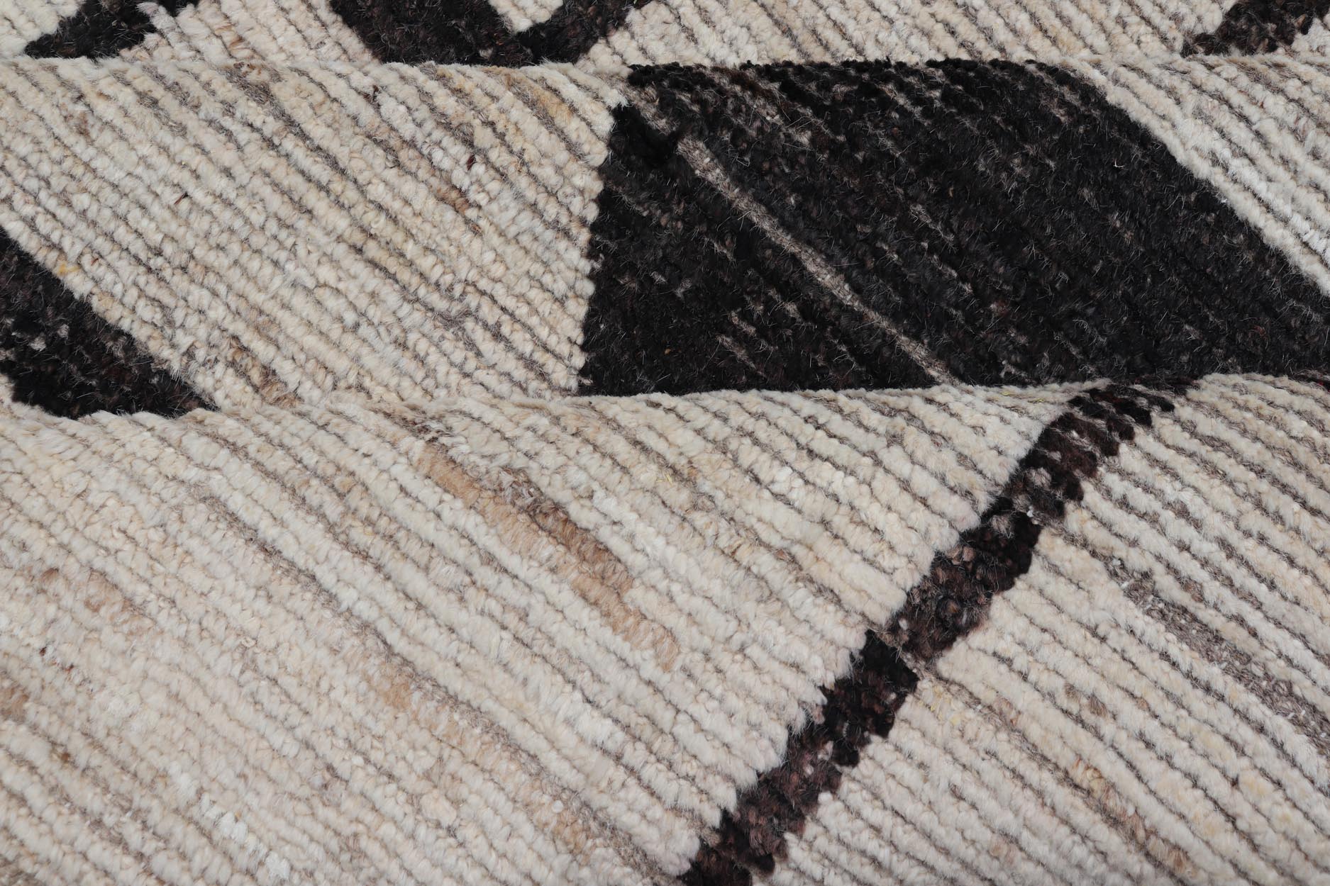 Modern Casual Hand - Knotted in Wool With Black and White in Modern Design. Country of Origin: Afghanistan Type: Modern Casual Keivan Woven Arts; rug AAR - 1004 / Design: Abstract, Sub - Geometric Key Words: Authentic Modern Casual, Abstract Rug, Abstrac... - Keivan Woven ArtsAAR - 1004 - 23882Rug
