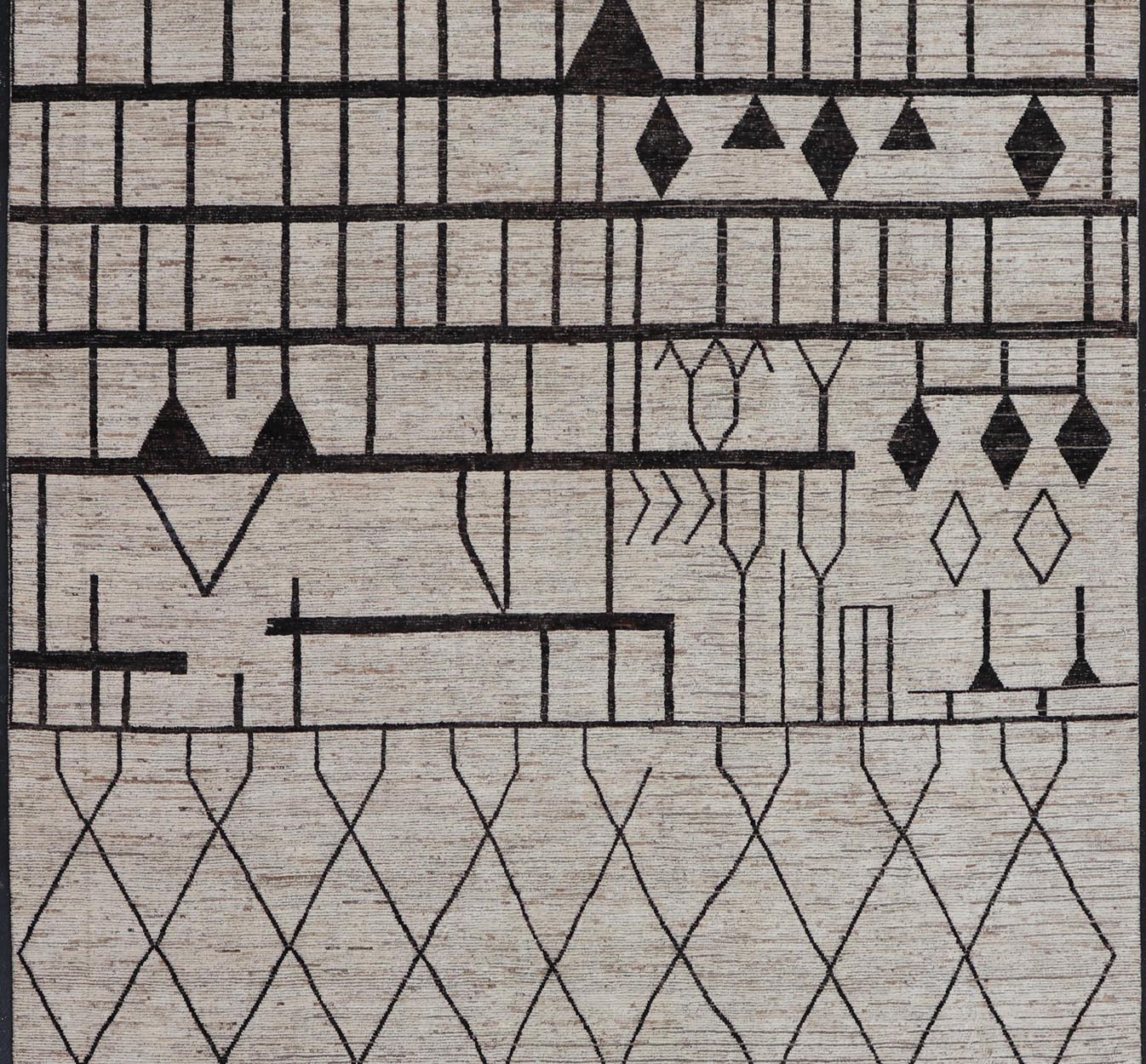 Modern Casual Hand - Knotted in Wool With Black and White in Modern Design. Country of Origin: Afghanistan Type: Modern Casual Keivan Woven Arts; rug AAR - 1004 / Design: Abstract, Sub - Geometric Key Words: Authentic Modern Casual, Abstract Rug, Abstrac... - Keivan Woven ArtsAAR - 1004 - 23882Rug