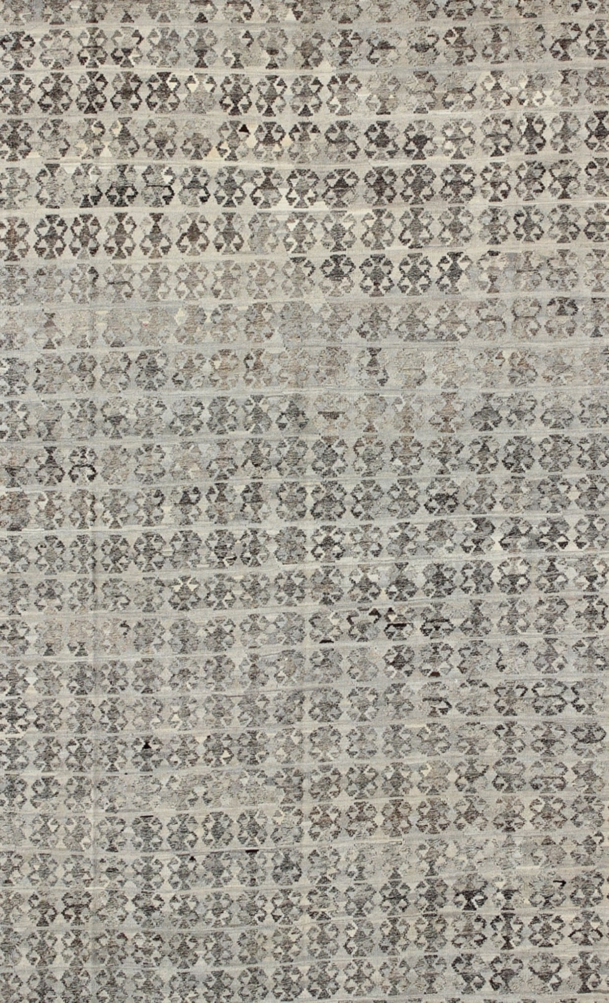 Large Kilim Flat weave Rug in Shades of Gray, Silver, silver blue and Charcoal. Modern Kilim for modern and casual interiors. Keivan Woven Arts, Rug/ABT - 8122742, Afghan Kilim Rug in dark gray, silver and gray, origin/ Afghanistan Circa / 2010 ... - Keivan Woven ArtsABT - 8122742 - 8477Rug