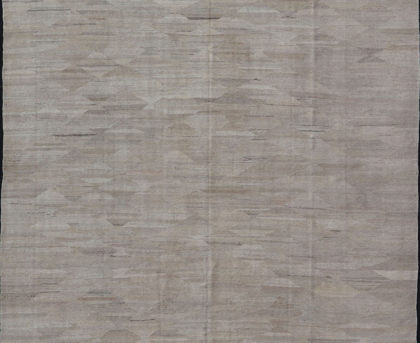 Large Modern Kilim in Neutral Cream with Free Flowing Design. Flat - weave Kilim rug with modern design in shades of cream, rug AFG - 27610, country of origin / type: Afghanistan / Kilim This subtle piece features an all - over free flowing d... - Keivan Woven ArtsAFG - 27610 - 13966Rug
