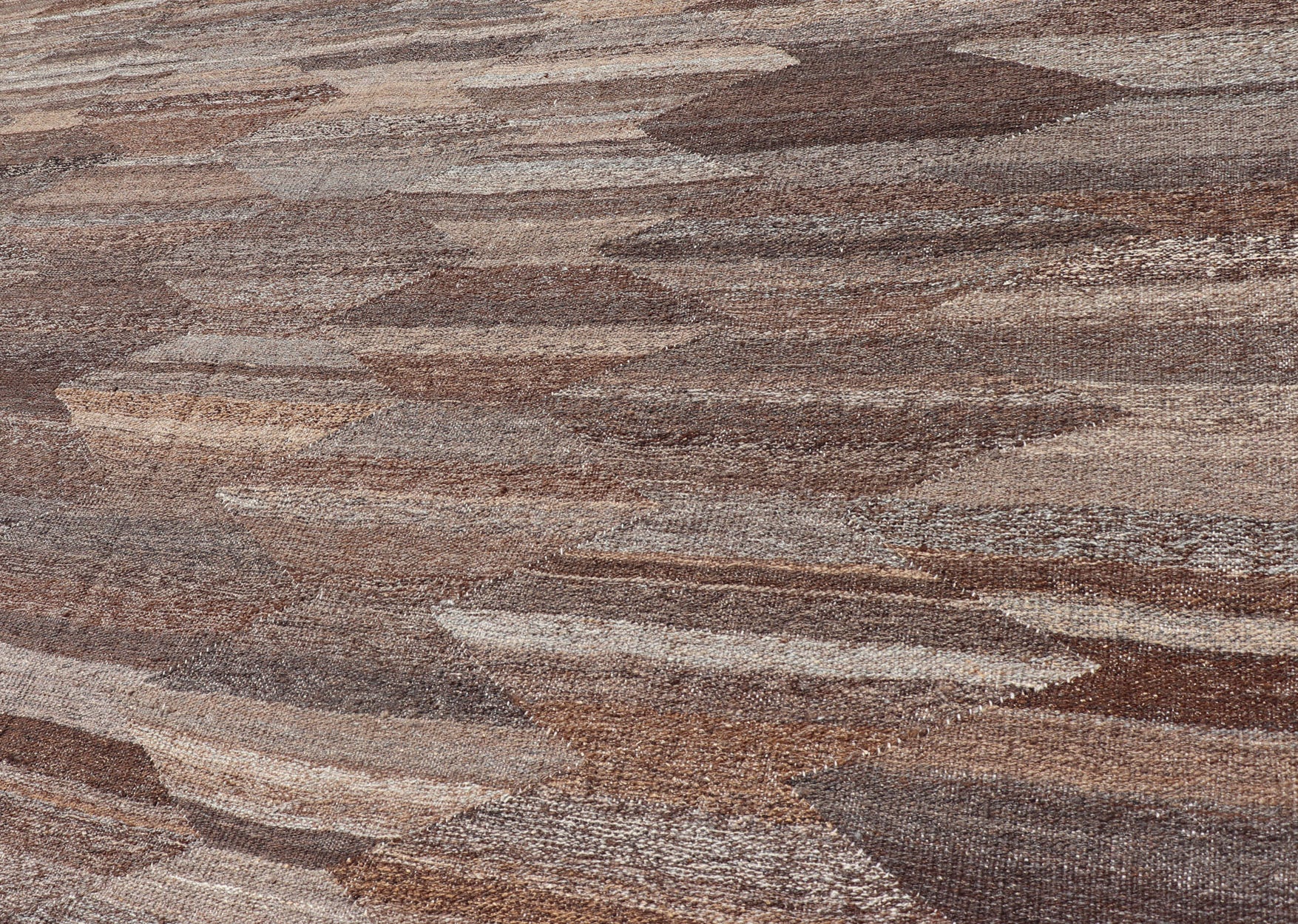 Versatile and Natural Color - Tone Flat - Weave Kilim for a Modern or Classic Design Versatile and natural brown color - tone flat - weave Kilim for a Modern or Classic design. Flat - weave Kilim rug with natural brown tones. Keivan Woven Arts / rug AFG - 2... - Keivan Woven ArtsAFG - 27890 - 15879Rug