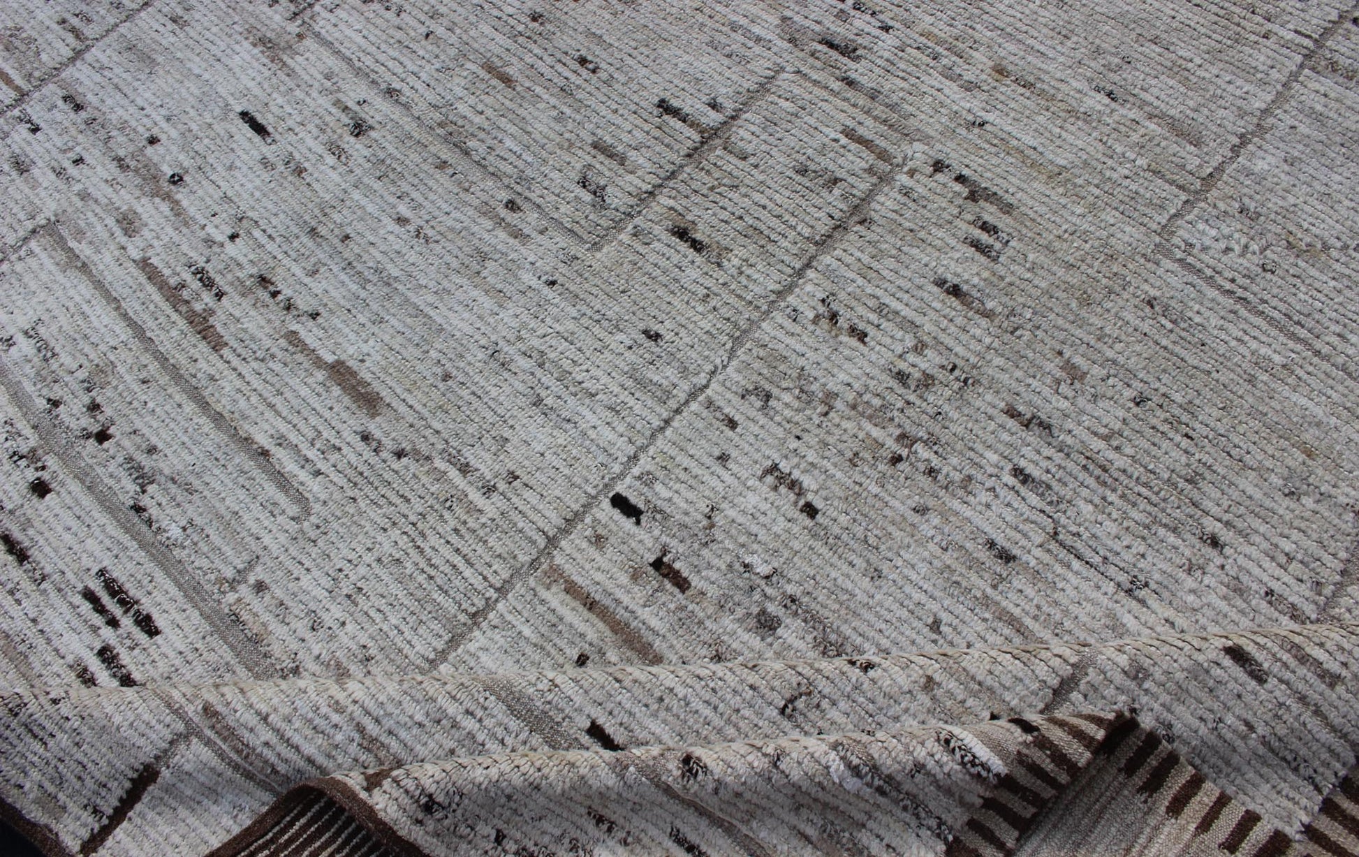 Keivan Woven Arts Modern Design Rug in White & Neutral Tones with Minimalist Design. Measures:9'11 x 11'11 Keivan Woven Arts - off White, Brown and Neutral tone rug with Moroccan free - flowing tribal design, rug afg - 29479, country of origi... - Keivan Woven ArtsAFG - 29479 - 11855Rug