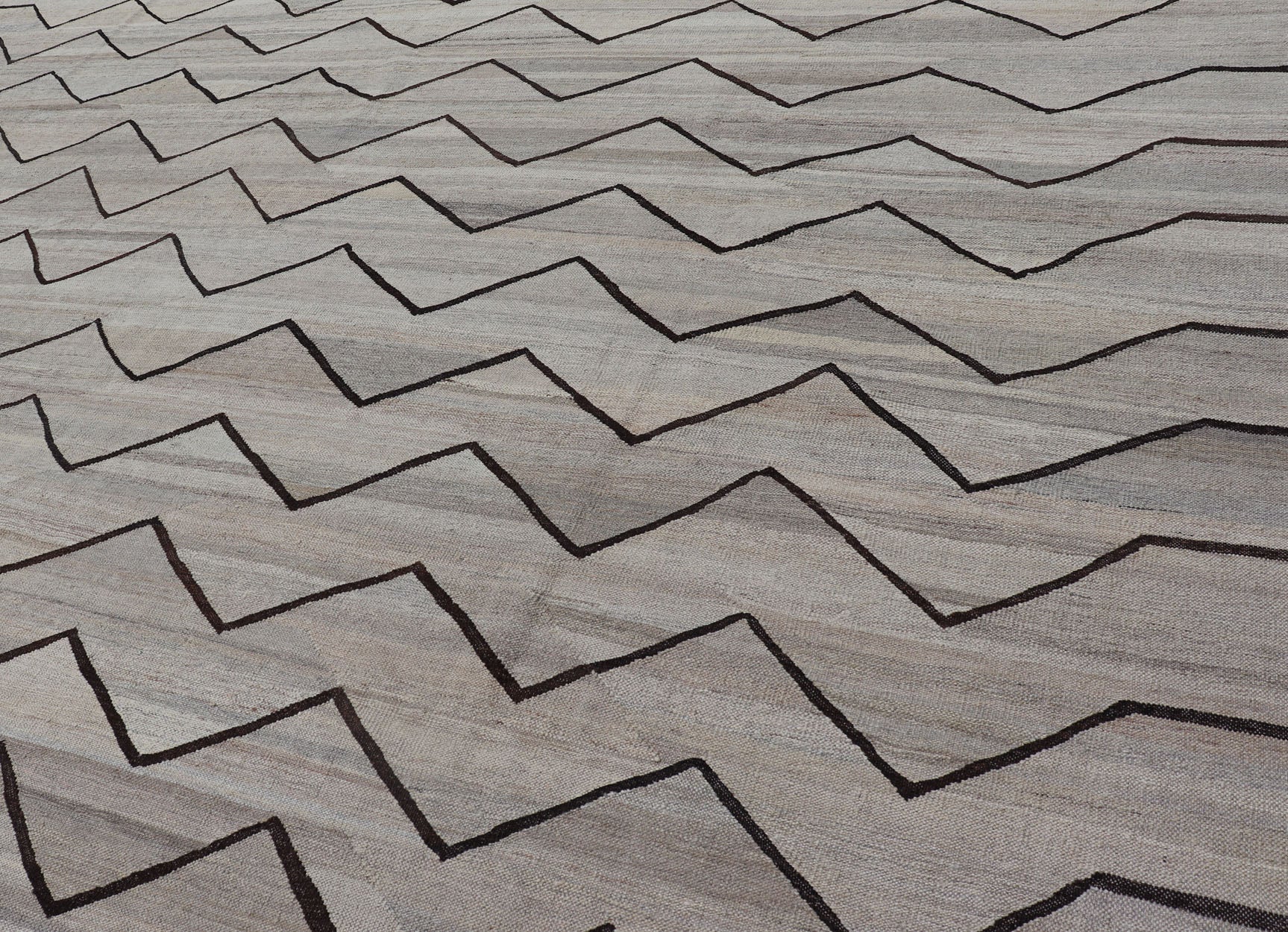 Natural Color - Tone Flat - Weave Modern Kilim in Grays and Brown Versatile and natural color - tone flat - weave Kilim for a modern or Classic design Flat - weave Kilim rug with natural tones, Keivan Woven Arts / rug AFG - 29513, country of origin / type:... - Keivan Woven ArtsAFG - 29513 - 15889Rug