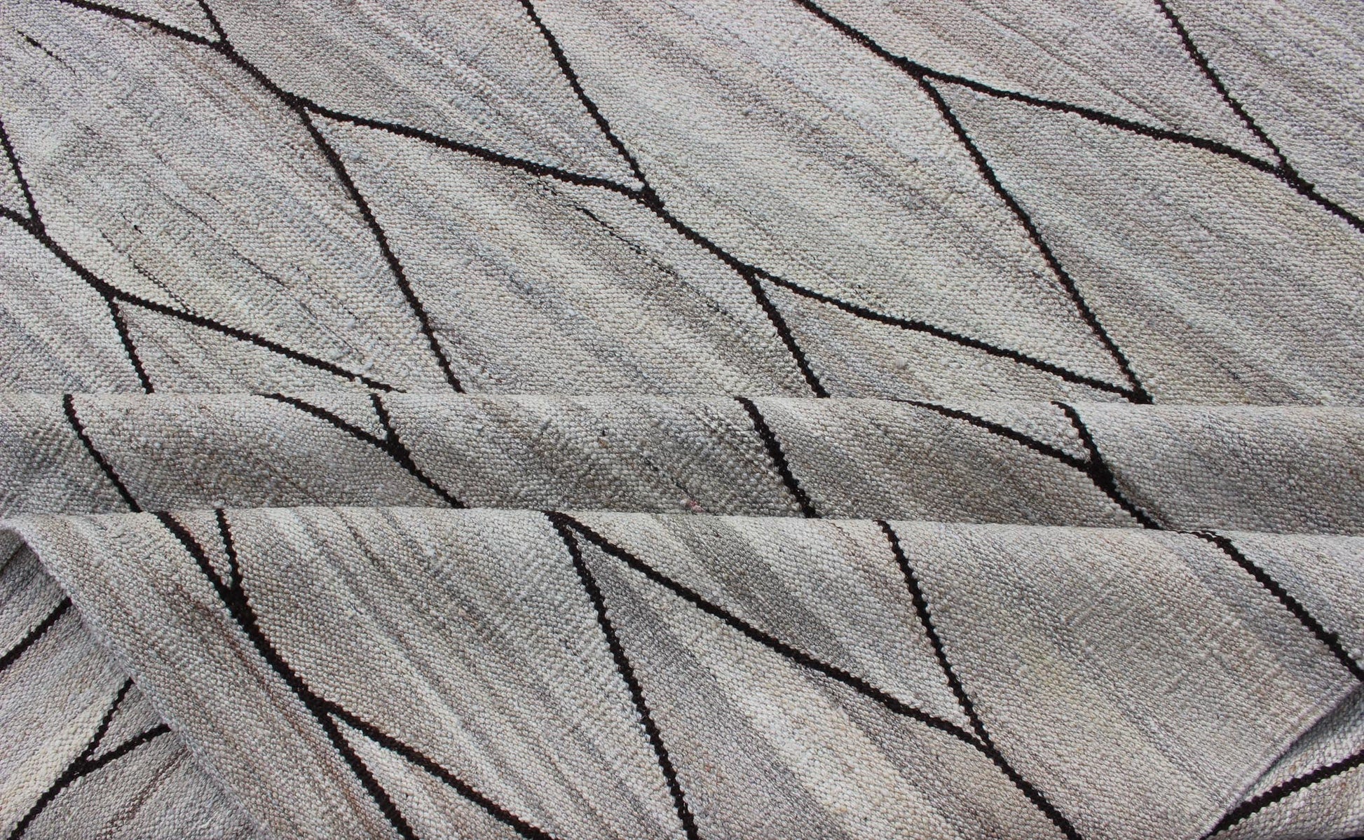 Versatile and natural color - tone flat - weave Kilim for a modern or classic design. Flat - weave Kilim rug with natural tones, Keivan Woven Arts / rug AFG - 29514, country of origin / type: Afghanistan / Kilim Measures: 10'1 x 13'6. This neutral colore... - Keivan Woven ArtsAFG - 29514 - 11938Rug