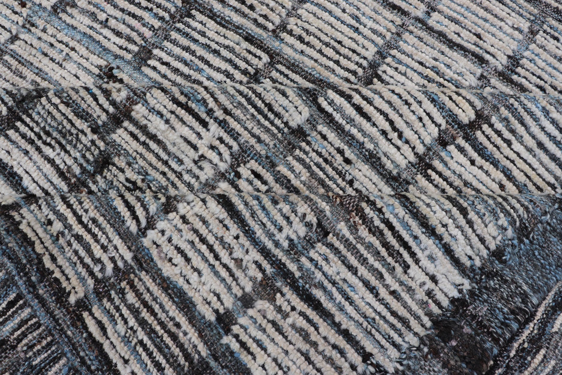 Modern Rug by Keivan Woven Arts in Steel Blue and White Tones with Hi - Low Design. Keivan Woven Arts / rug AFG - 32120, country of origin / type: Afghanistan / Kilim. Modern Rug, Modern Design, Modern Casual, Casual design. Measures: 9'5 x 11'8. The... - Keivan Woven ArtsAFG - 32120 - 15715Rug