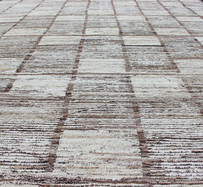 White, Cream and Brown Casual Modern Checkered Design Large Modern Rug. Keivan Woven Arts - Modern piled rug with checkerboard design in natural wool tones , rug AFG - 33324, country of origin / type: Afghanistan / Piled, condition: new This new ... - Keivan Woven ArtsAFG - 33324 - 13872Rug