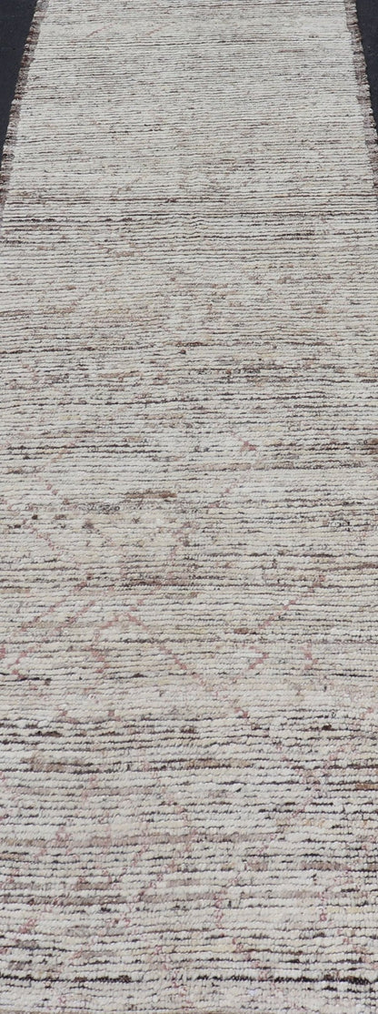 Modern Casual Piled Runner in White & Brown Colors and Minimalist Design. Modern piled runner with ivory/creamy color and variation faint blush accents, rug AFG - 36111, country of origin / type: Afghanistan / Piled, condition: new This Minimal... - Keivan Woven ArtsAFG - 36111 - 5779 - 16772Rug