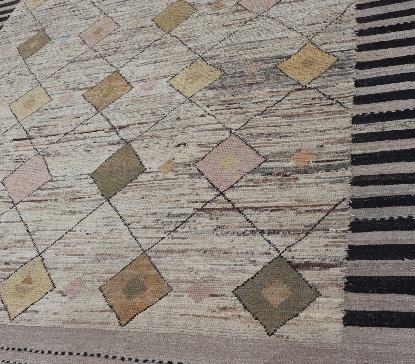 Modern Hand Knotted Moroccan Diamond Pattern in With Tribal Motifs Cream, soft gold, andbrown rug with modern casual design and natural wool, Keivan Woven Arts/rug AFG - 36095, country of origin / type: Afghanistan / Modern, Modern Casual ... - Keivan Woven ArtsAFG - 36118 - 5728 - 16796Rug