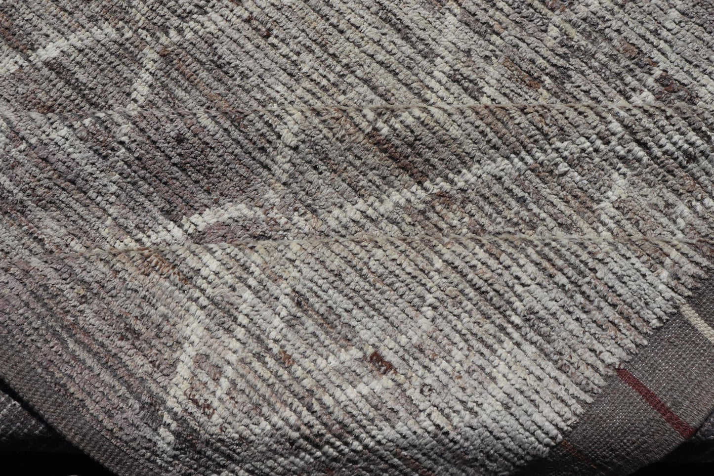 Modern Causal Contemporary Rug in Moroccan Design in Variegated Gray and Cream This modern casual rug has been hand - knotted. The rug features a geometric Moroccan diamond design, replete with various motifs gray and earthy tones; making this ru... - Keivan Woven ArtsAFG - 39771 - 19364Rug