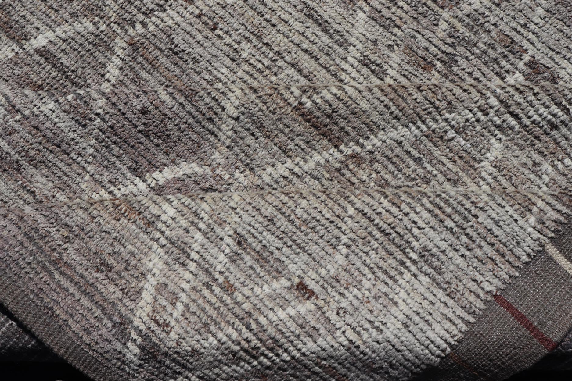 Modern Causal Contemporary Rug in Moroccan Design in Variegated Gray and Cream This modern casual rug has been hand - knotted. The rug features a geometric Moroccan diamond design, replete with various motifs gray and earthy tones; making this ru... - Keivan Woven ArtsAFG - 39771 - 19364Rug