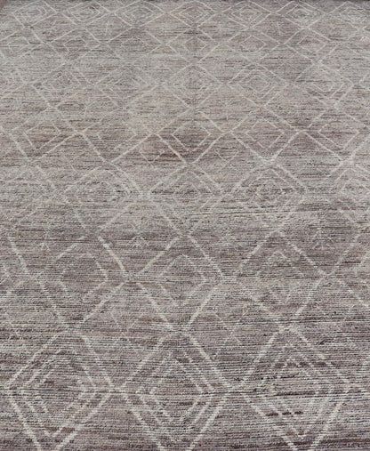 Modern Causal Contemporary Rug in Moroccan Design in Variegated Gray and Cream This modern casual rug has been hand - knotted. The rug features a geometric Moroccan diamond design, replete with various motifs gray and earthy tones; making this ru... - Keivan Woven ArtsAFG - 39771 - 19364Rug