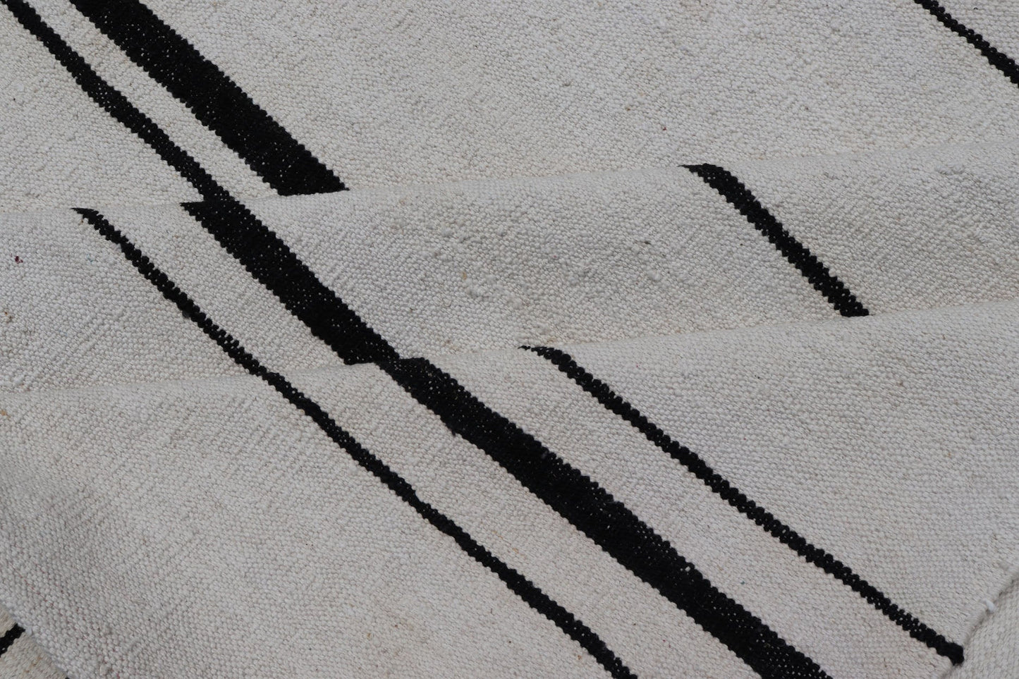 Hand - Woven Cotton Flat Weave Kilim with Geometric Stripe Design This modern Kilim was hand - woven with cotton in Afghanistan. This piece has no border, and a ivory background. The foreground is a minimal asymmetrical horizontal stripe pattern re... - Keivan Woven ArtsAFG - 43445 - 20223Rug