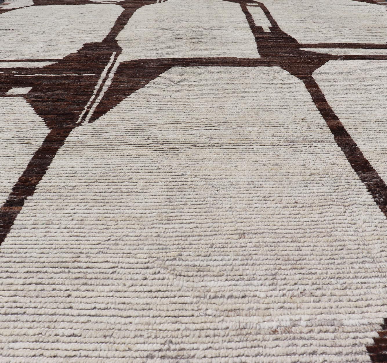Casual Modern Wool Hand Knotted In Black and White Wool Abstract Modern Design. Keivan Woven Arts / AFG - 64282, country of origin / type: Afghanistan / Piled, condition: new. Measures: 8'8 x 12'3 This new creation of modern casual rug features a... - Keivan Woven ArtsAFG - 64282 - 25104