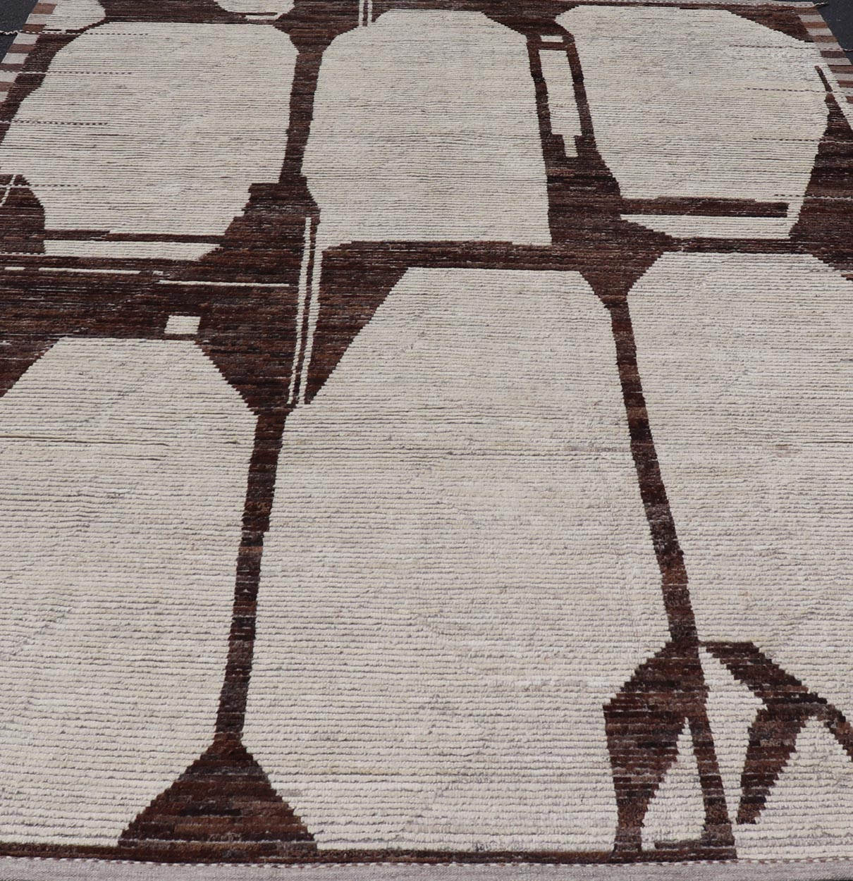 Casual Modern Wool Hand Knotted In Black and White Wool Abstract Modern Design. Keivan Woven Arts / AFG - 64282, country of origin / type: Afghanistan / Piled, condition: new. Measures: 8'8 x 12'3 This new creation of modern casual rug features a... - Keivan Woven ArtsAFG - 64282 - 25104