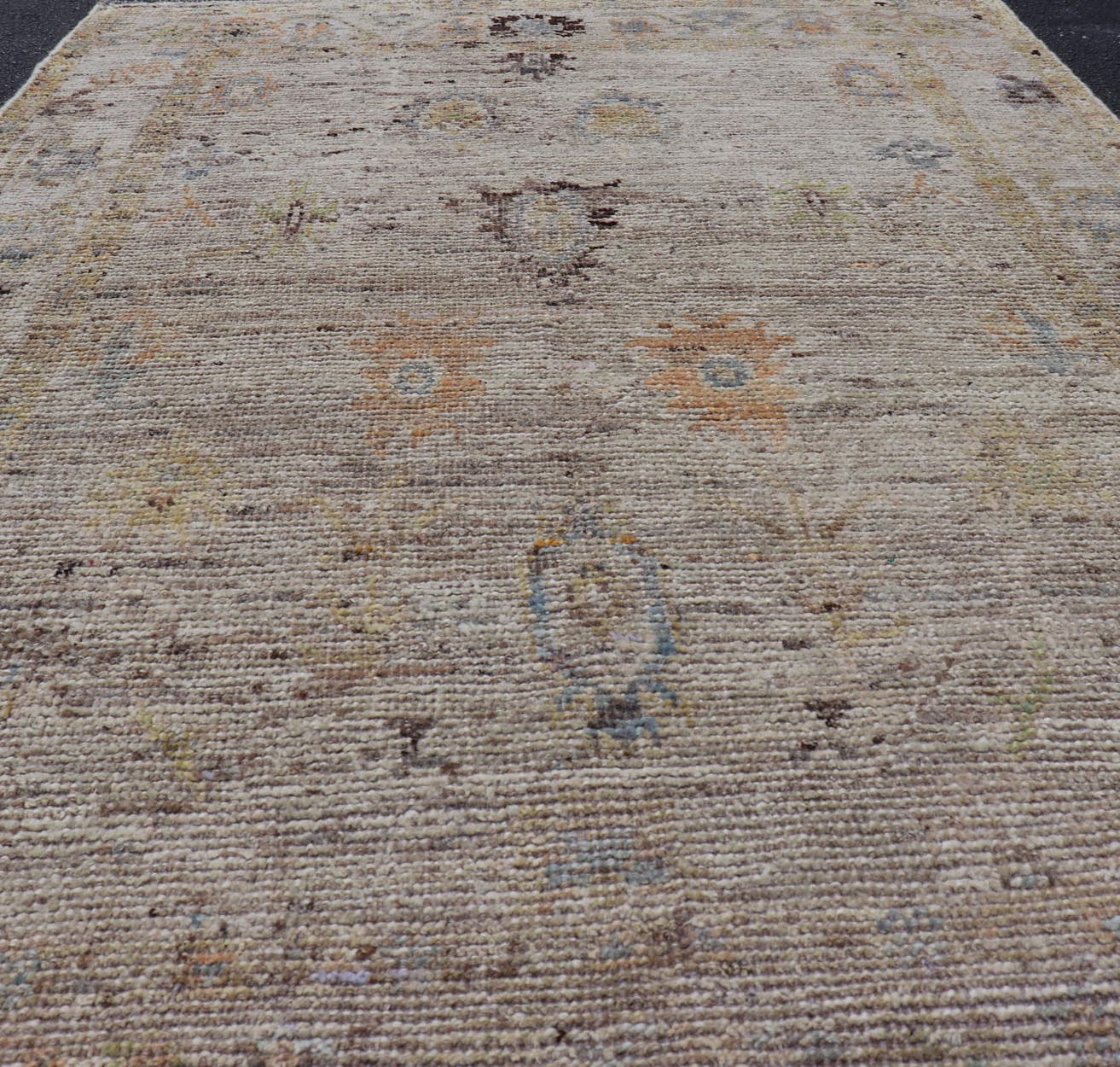Modern Distressed Oushak With All - Over Floral Design on Cream Field and Border. Keivan Woven Arts/ rug /AFG - 65734 Country of Origin: Afghanistan Type: Oushak Design: Floral, All - Over, Arabesque - Floral 21st century. Measures: 3'9 x 5'8 Modern di... - Keivan Woven ArtsAFG - 65734 - 25170Rug