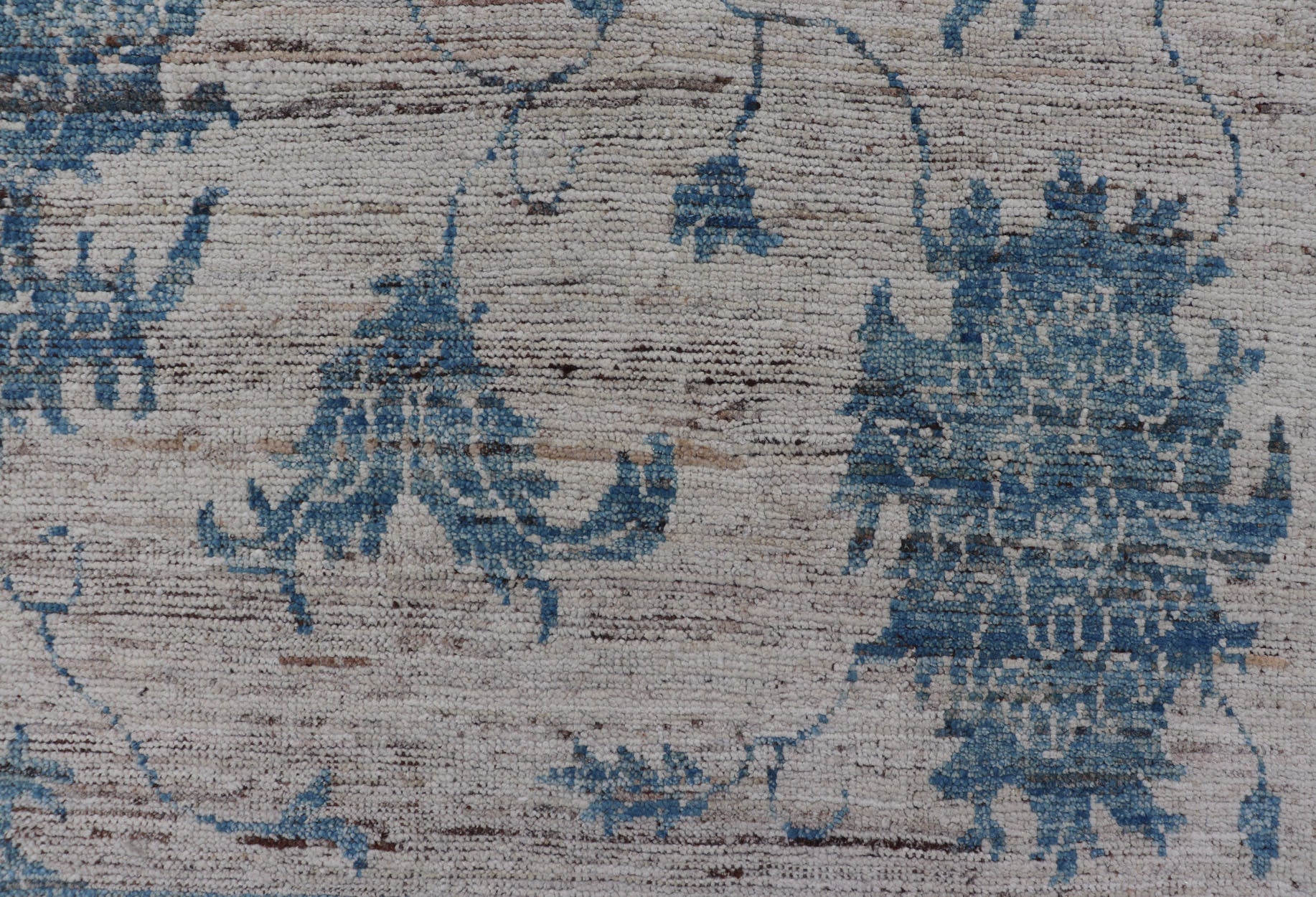 Measures: 9'5 x 12'1 Keivan Woven Arts Modern Oushak rug in light blue and off white. Keivan Woven Arts / rug AFGC - 39485 Early 21st Century. This Keiva Woven Arts Oushak design rug has been made with light blue and off white colors. This is... - Keivan Woven ArtsAFGC - 39485 - 18311Rug