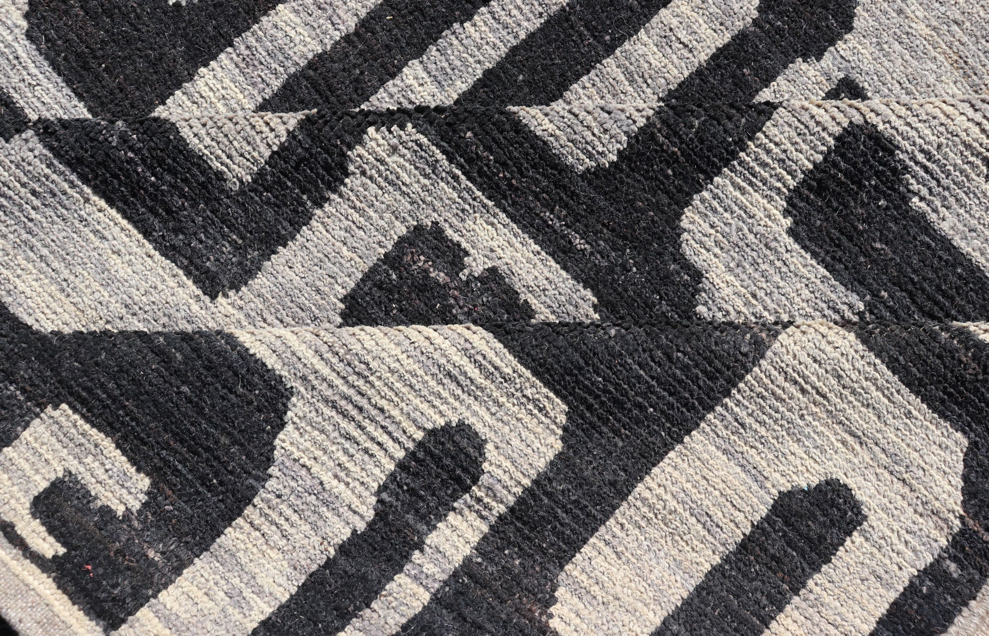 Keivan Woven Arts Large modern rug with diamond pattern in Black and off white. Measures: 14'6 x 19'2 Very large modern rug with low pile rug by Keivan Woven Arts in black, gray and off white. Modern rug by Keivan woven arts, black and ... - Keivan Woven ArtsAFGC - 39493 - 18323Rug
