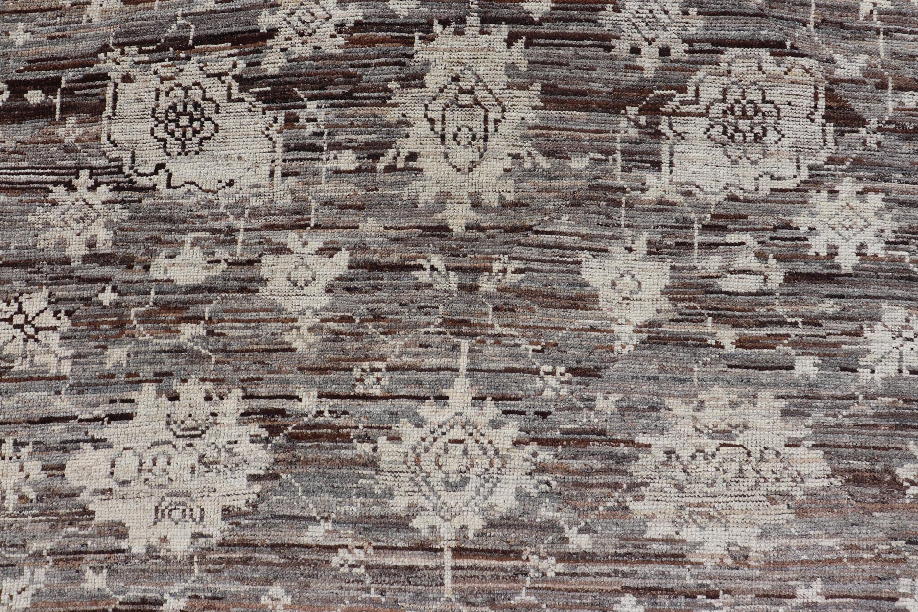 Modern Hand - Knotted Rug in Wool with Sub - Geometric Floral Oushak Design This modern casual rug has been hand - knotted. The rug features a modern sub - geometric Oushak design, replete with various motifs, the rug is rendered in earthy and neutral t... - Keivan Woven ArtsAFGC - 39775 - 17110Rug
