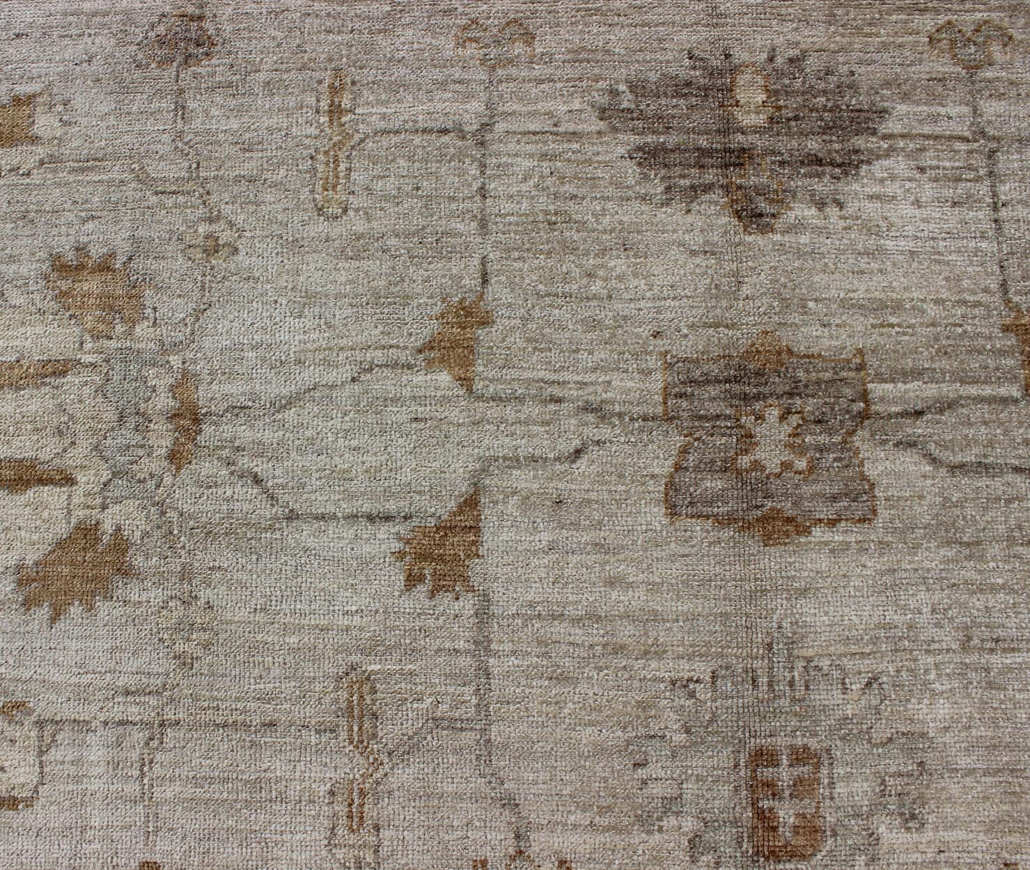 Angora Oushak Turkish Rug With Classic Oushak Design in Neutral Tones and Pop of Colors. Amazing Angora Turkish Classic Oushak Rug With Floral Motifs. Keivan Woven Arts/ rug AN - 114747. Measures: 8'7 x 11'5 Angora Turkish Classic... - Keivan Woven ArtsAN - 114747 - 3371Rug