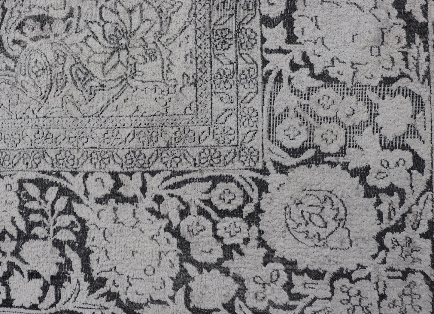 Vintage Sivas Cotton and Silk Rug in White, Gray and Charcoal Measures: 7'1 x 10'3 Sivas rugs are products of the Sivas province in central Turkey. This particular piece is characterized by a palette of cool colors such as light gray and ... - Keivan Woven ArtsAN - 118157 - 20964Rug