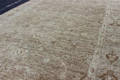 Angora Oushak Turkish Rug in Warm Colors of Taupe and Tan by Keivan Woven Arts. Keivan Woven Arts / rug AN - 125623, country of origin / type: Turkey / Angora Oushak. Measures: 4'1 x 5'8 This beautiful taupe color Oushak is made with a combination ... - Keivan Woven ArtsAN - 125623 - 7783Rug