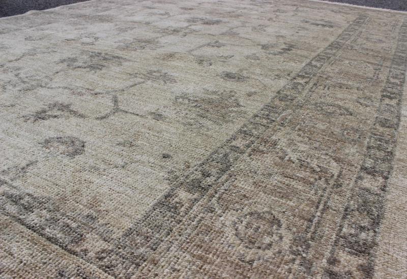 Angora Oushak Turkish Rug By Keivan Woven Arts. rug AN - 125737, Keivan Woven Arts / country of origin / type: Turkey / Angora Oushak. Measures: 6'0 x 8'7 - Keivan Woven ArtsAN - 125737 - 7649Rug
