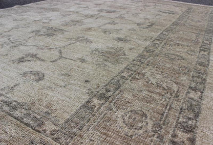 Angora Oushak Turkish Rug By Keivan Woven Arts. rug AN - 125737, Keivan Woven Arts / country of origin / type: Turkey / Angora Oushak. Measures: 6'0 x 8'7 - Keivan Woven ArtsAN - 125737 - 7649Rug