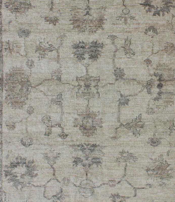 Angora Oushak Turkish Rug By Keivan Woven Arts. rug AN - 125737, Keivan Woven Arts / country of origin / type: Turkey / Angora Oushak. Measures: 6'0 x 8'7 - Keivan Woven ArtsAN - 125737 - 7649Rug