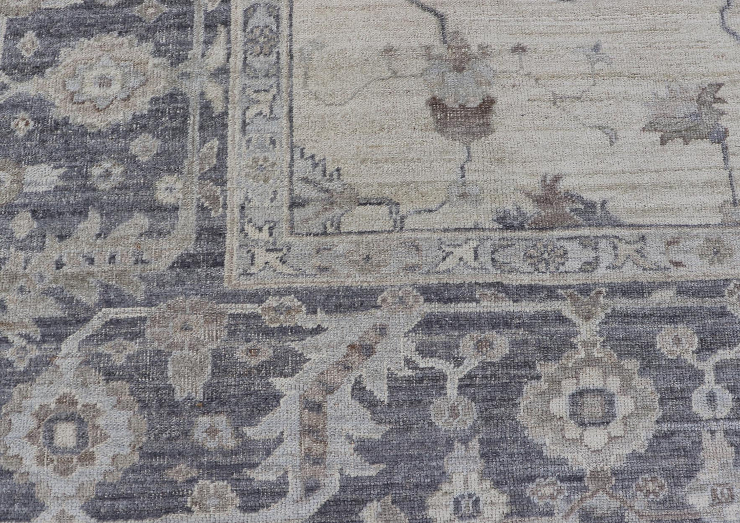 Angora Oushak Turkish Rug in Shades of Gray, Ivory, Silver by Keivan Woven Arts . rug AN - 126211, country of origin / type: Turkey / Angora Oushak. Measures: 12'9 x 14'11 The rug displays an elegant traditional design with a muted color palette, p... - Keivan Woven ArtsAN - 126211 - 19298Rug