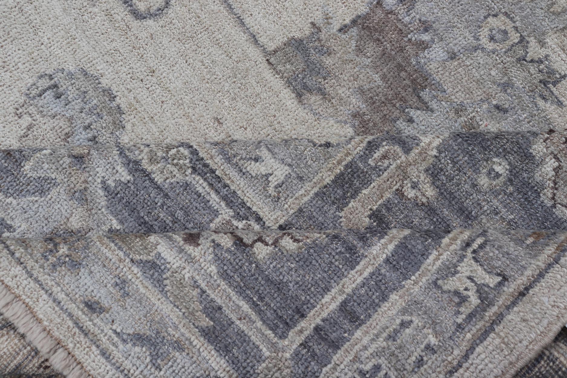 Angora Oushak Turkish Rug in Shades of Gray, Ivory, Silver by Keivan Woven Arts . rug AN - 126211, country of origin / type: Turkey / Angora Oushak. Measures: 12'9 x 14'11 The rug displays an elegant traditional design with a muted color palette, p... - Keivan Woven ArtsAN - 126211 - 19298Rug