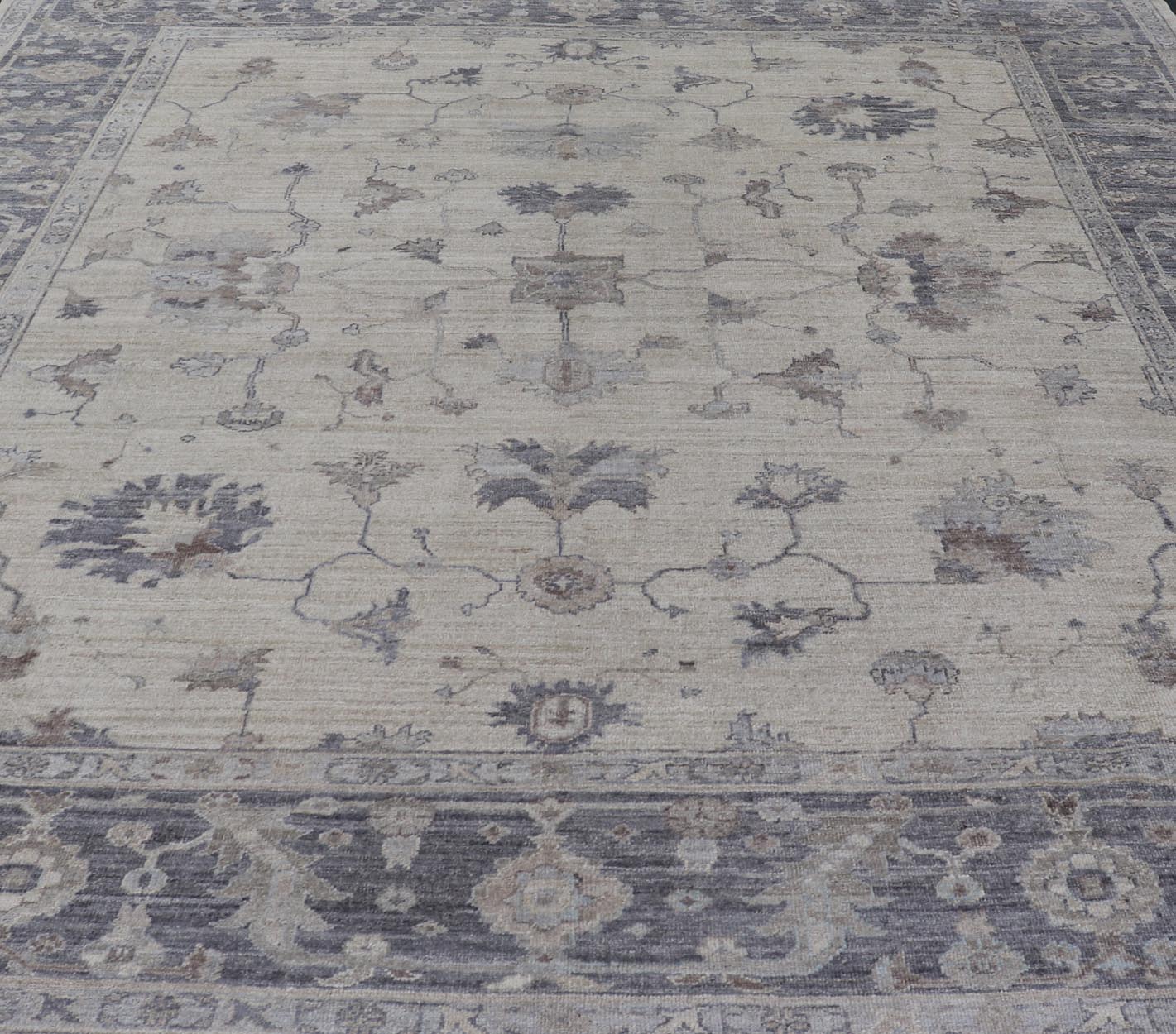 Angora Oushak Turkish Rug in Shades of Gray, Ivory, Silver by Keivan Woven Arts . rug AN - 126211, country of origin / type: Turkey / Angora Oushak. Measures: 12'9 x 14'11 The rug displays an elegant traditional design with a muted color palette, p... - Keivan Woven ArtsAN - 126211 - 19298Rug