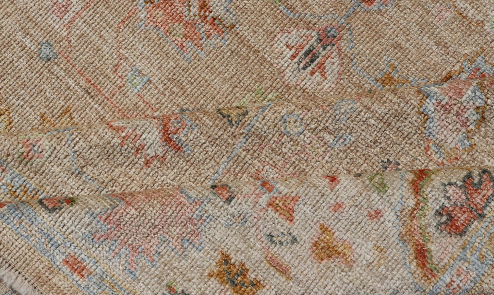 Floral Turkish Angora Oushak with Sandy - Taupe Background and Cream Border This Turkish Oushak was hand - knotted with angora wool. The field's background is rendered in a sandy - taupe, while the border's background is a cream color. The classic Ous... - Keivan Woven ArtsAN - 149571 - 19929Rug