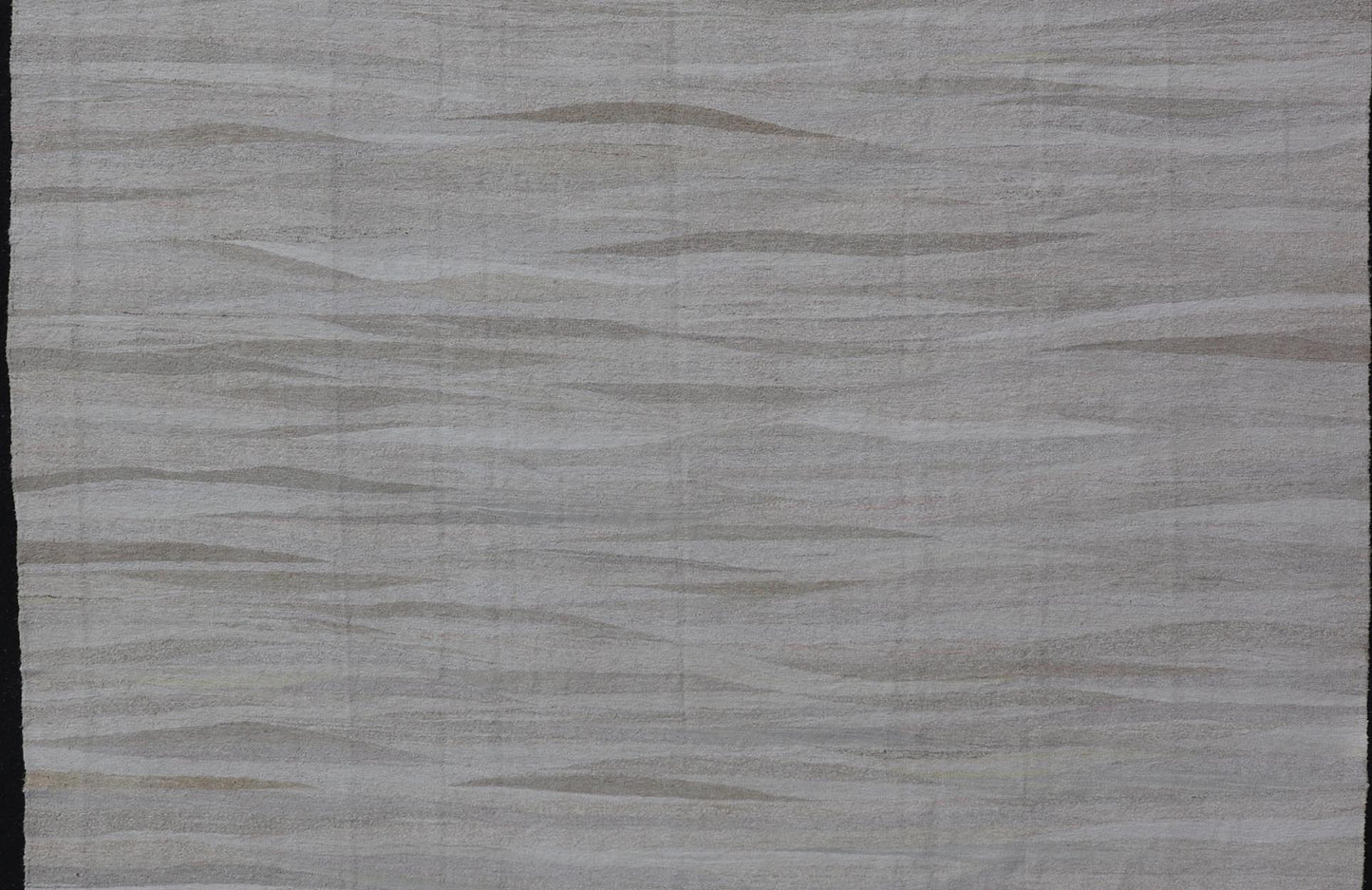 Modern Turkish Flat - Weave with Modern Design in White and Neutral Tones. Keivan Woven Arts / rug AN - 152611 country of origin / type: Turkey / Kilim, circa Early 21th century Measures: 11'2 x 14'1 This flat - weave Kilim from Turkey in white an... - Keivan Woven ArtsAN - 152611 - 24727