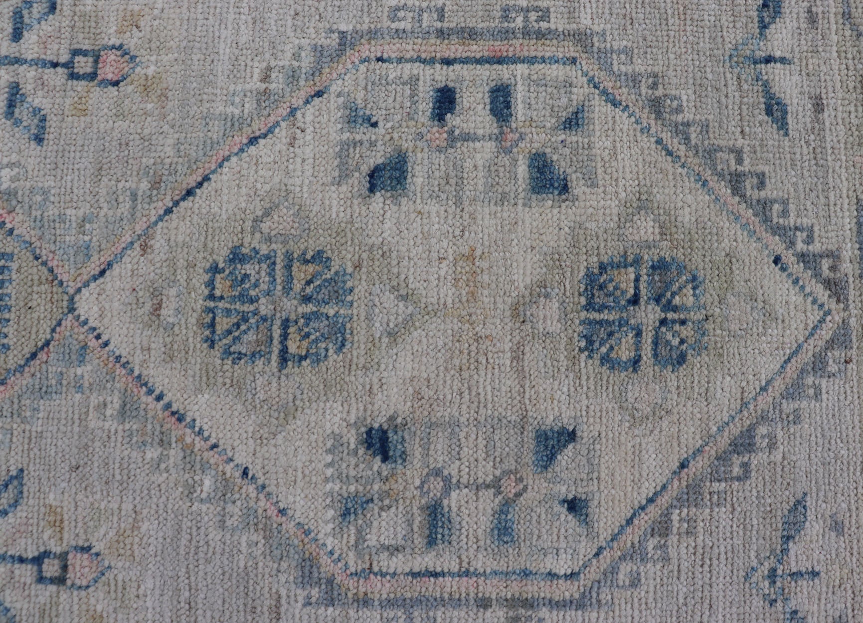 Measures: 2'6 x 4'5 Floral Medallion Oushak Rug with Tribal Motifs and A Cream Background. Keivan Woven Arts; rug AWR - 12391 Country Of Origin: Afghanistan Type: Oushak Design: Medallion, Floral, All - Over. This Hand - Knotted Oushak presents a ... - Keivan Woven ArtsAWR - 12391 - 23270Rug