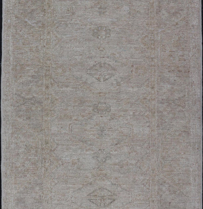 Modern Oushak in Light Gray Background & Blue with All - Over Medallion Motif. Country of Origin: Afghanistan; Type: Oushak; Design: Medallion, Tribal Medallion, All - Over; Keivan Woven Arts: rug AWR - 16786. 21st century. Measures: 2'10 x 5'4 - Keivan Woven ArtsAWR - 16786 - 24450Rug