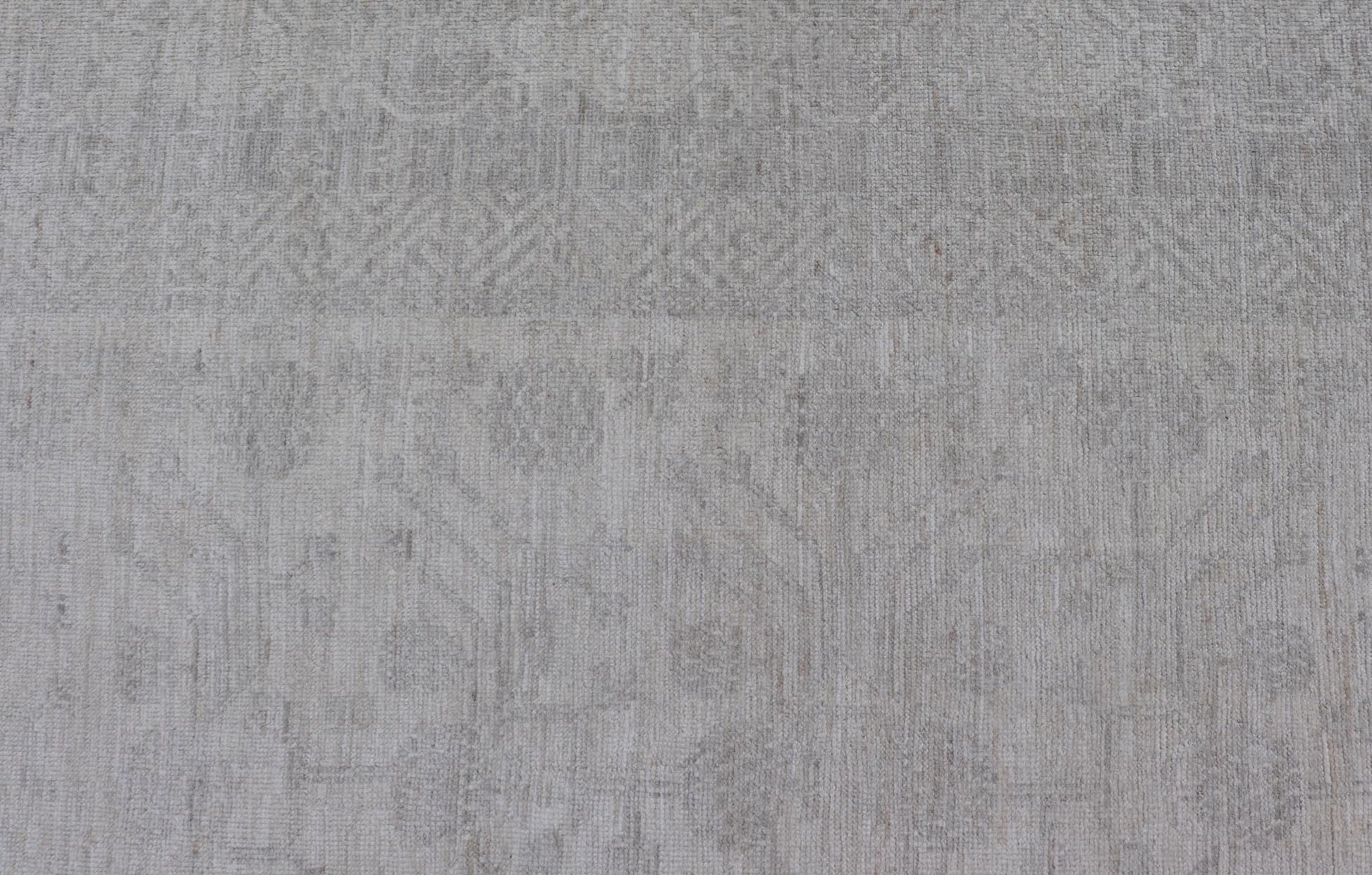 Modern All - Over Floral Khotan with Light Gray Background And Neutral Colors. Keivan Woven Arts rug AWR - 17900 Country of Origin: Afghanistan Type: Khotan Design: Floral, All - Over, Abstract Floral. Measures: 8'0 x 9'11 This Khotan was hand - knotted ... - Keivan Woven ArtsAWR - 17900 - 24922Rug