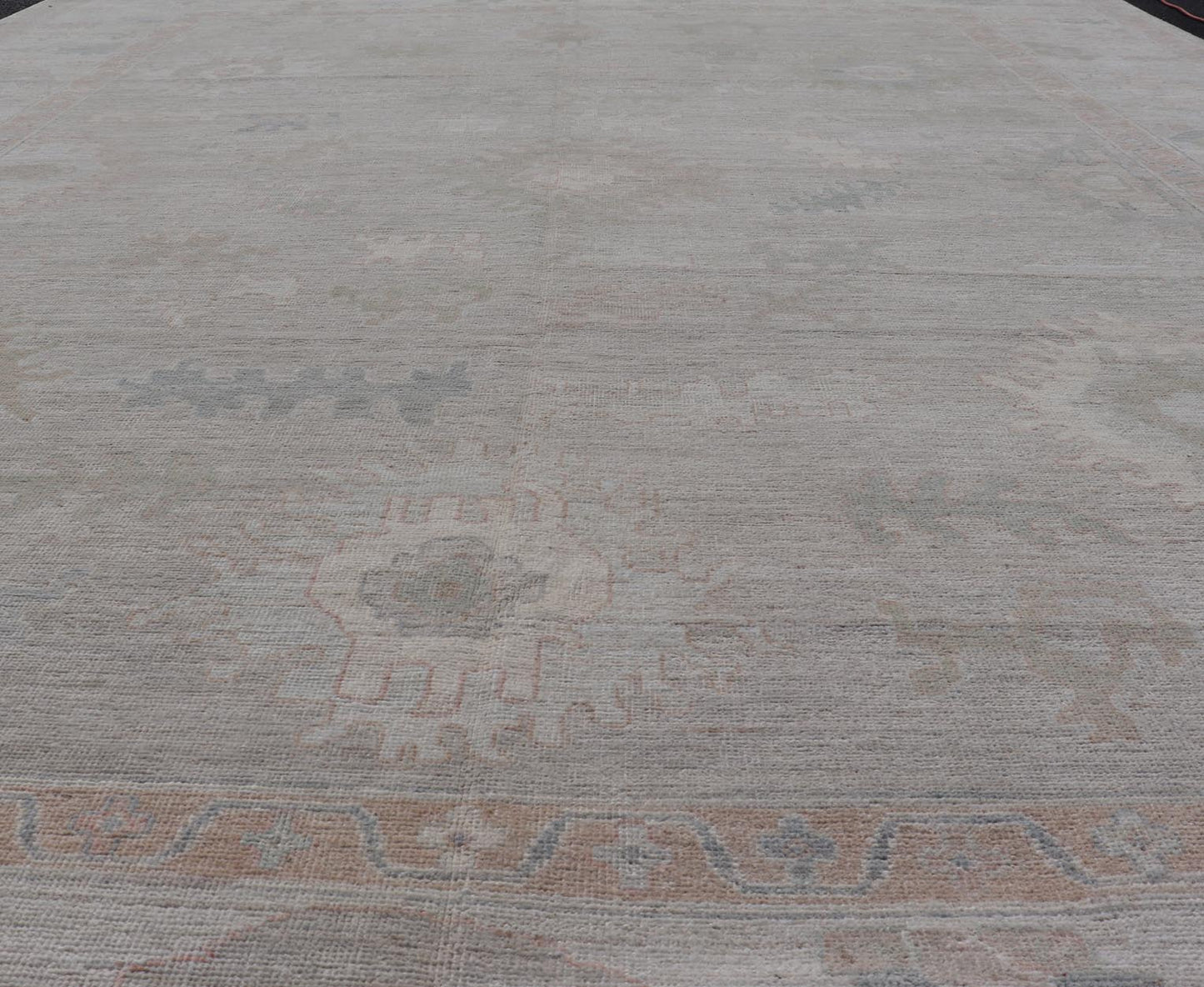 All - Over Floral Modern Oushak with Light Tan Background and Cream Border. Keivan Woven Arts rug AWR - 17919 Country of Origin: Afghanistan Type: Oushak Design: Floral, all - over, abstract floral. Measures: 10'1 x 13'10 This Oushak was hand knotted ... - Keivan Woven ArtsAWR - 17919 - 25078Rug