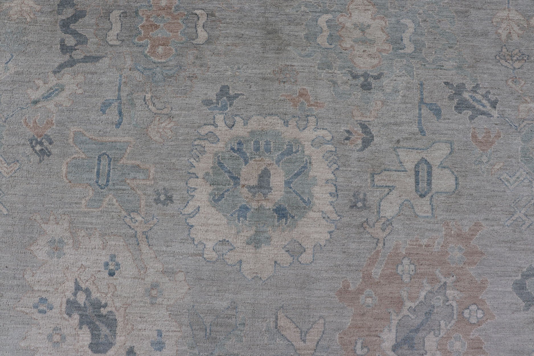 Large Modern Oushak Rug with Soft Floral Motifs on Light Gray Background Very Large Modern Afghan Oushak rug with soft floral motifs on light gray background. Keivan Woven Arts; rug AWR - 556 Country of Origin: Afghanistan Type: Oushak Design: Flo... - Keivan Woven ArtsAWR - 556 - 21331Rug