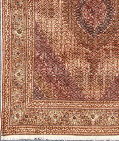Keivan Woven Arts, Vintage Persian Mahi Tabriz rug with oval medallion and swirling floral design, kwarugs B - 0301, country of origin / type: Iran / Tabriz, circa 1970. This spectacular Persian Tabriz rug, from the 1970's, bears magnificent splen... - Keivan Woven ArtsB - 0301 - 1197Rug