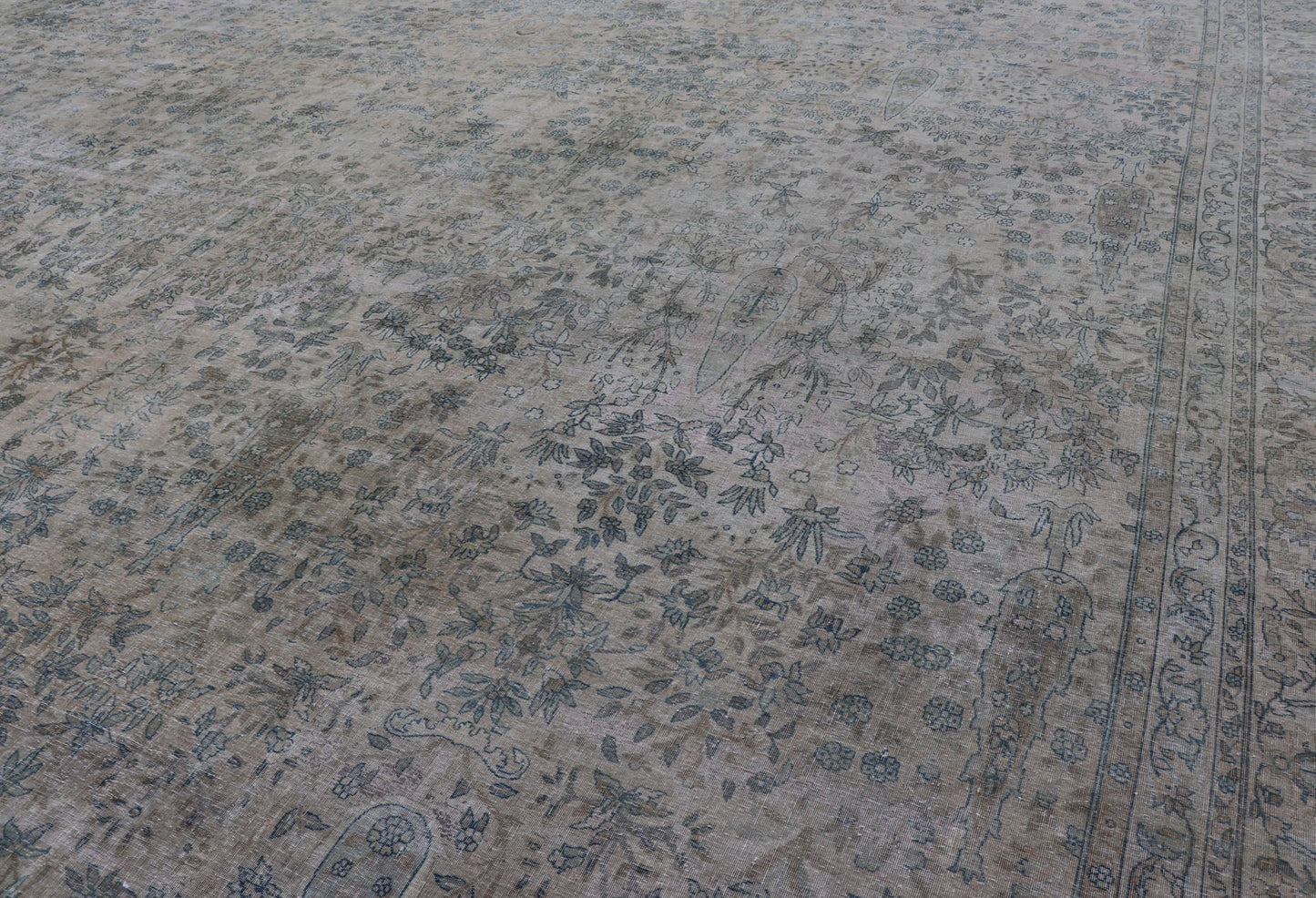Very Large Antique Amritsar Rug with Flower & Leaf Design in Blush, Blue, Brown. Mansion sized antique Amritsar rug in blush, light blue, light brown, medium blue, gray and ivory. rug/B - 0410 Measures: 15'2 x 23' This fabulous palac... - Keivan Woven ArtsB - 0410 - 317Rug